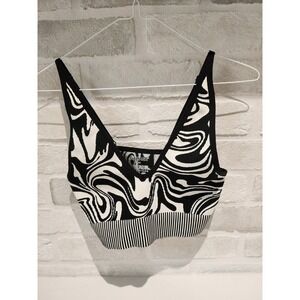 Garage Cami Summer  Seamless Deep Plunge Black and White Size Medium NWT